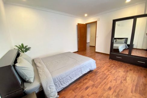 Special Promotion 2 Bedroom Apartment with Fully Furnished For Rent in BKK1 (2)