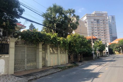 Villa For Rent at Good located in Phnom Penh City Near IFL University. (2)
