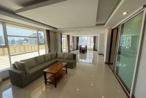 Spacious 2 Bedrooms Apartment for Rent in Khan Charmkamorn (2)