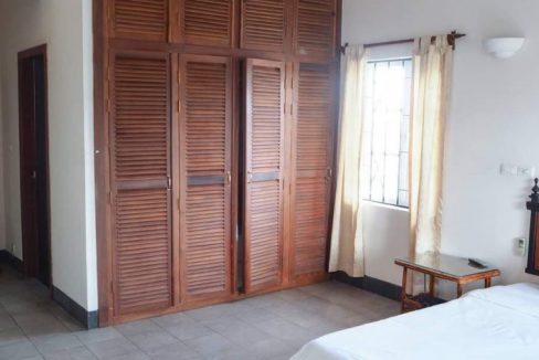 Spacious Apartment Very Nice Location for Rent In Khan TK (3)
