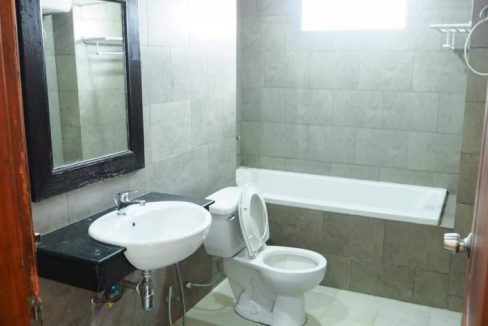 Spacious Apartment Very Nice Location for Rent In Khan TK (6)