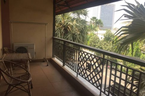 One Bedroom Apartment with Very Nice Location In Doun Penh (8)
