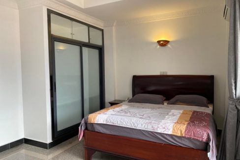 Swimming Pool with Two Bedrooms Apartment for Rent In Khan 7 Makara (2)