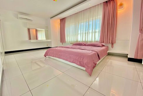 Fully Furnished Three Bedrooms Apartment for Rent In Boeng Keng Kang (3)