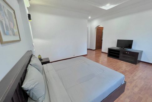 Luxury Two Bedrooms Apartment for Rent In Boeng Keng Kang (4)