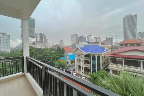 Luxury Two Bedrooms Apartment for Rent In Boeng Keng Kang (5)