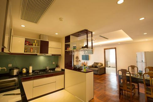 Spacious Three Bedrooms Apartment for Rent In Boeng Keng Kang (2)