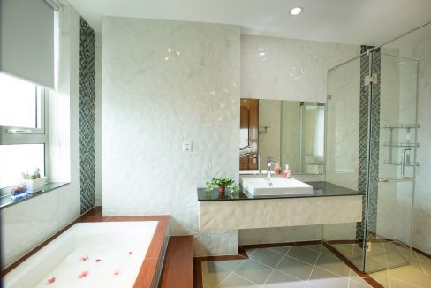 Spacious Three Bedrooms Apartment for Rent In Boeng Keng Kang (3)