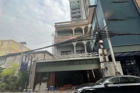 Spacious Flat for Rent in Bkk1 (4)