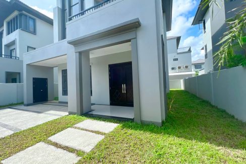 Modern Queen Villa for rent with Best Location in Dangkao (2)