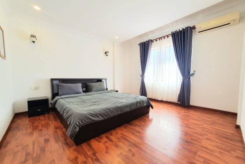 Modern Two Bedrooms Apartment for Rent in Bkk 1 (1)