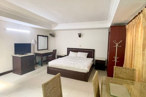 Studio Bedroom Apartment with Very Nice Location In Daun Penh (2)