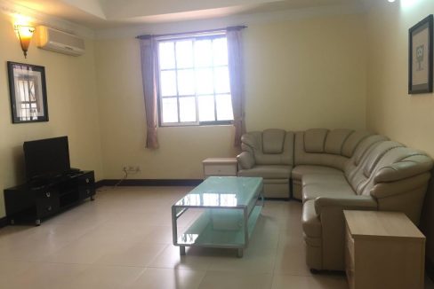Two Bedrooms Apartment with Very Nice Location In Daun Penh (2)