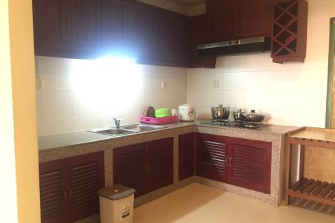 Two Bedrooms Apartment with Very Nice Location In Daun Penh (3)