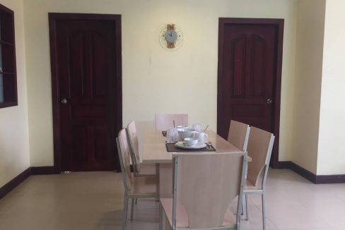 Two Bedrooms Apartment with Very Nice Location In Daun Penh (7)