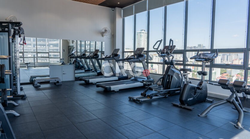 Fully Furnished 1-Bedroom Apartment for Rent in Boeng Trabek with Pool & Gym